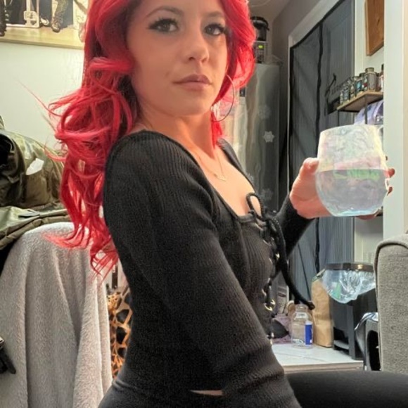 Meet your Posher, Natasha - Picture 1 of 1